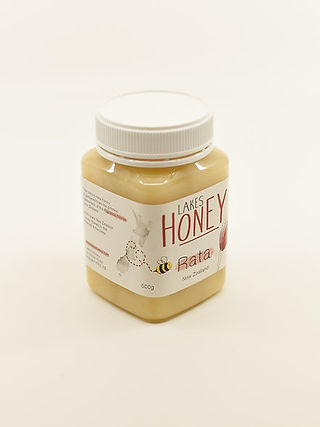 buttery rata honey, sweet and delicious, free honey taste in wanaka