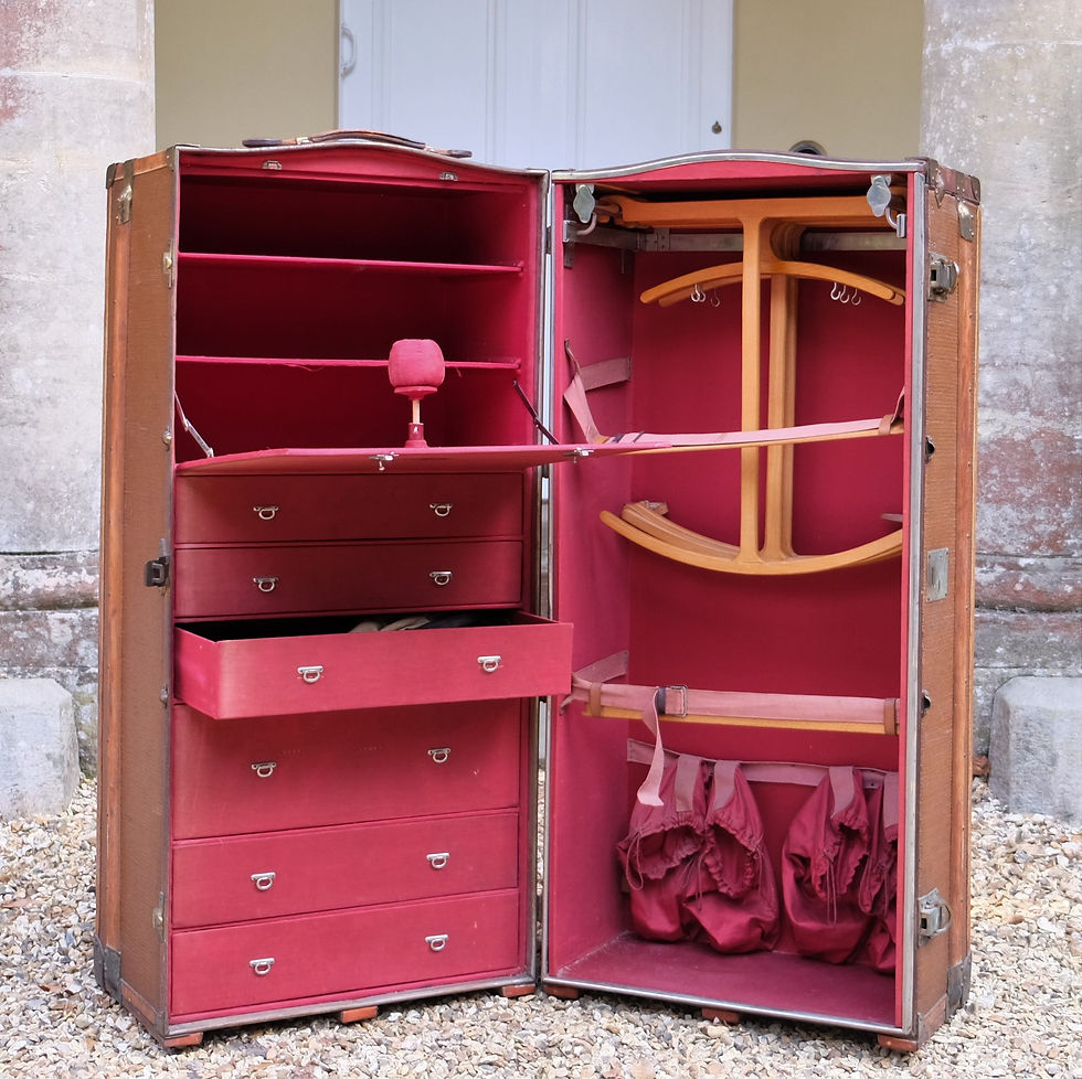 A spectacular cabin trunk