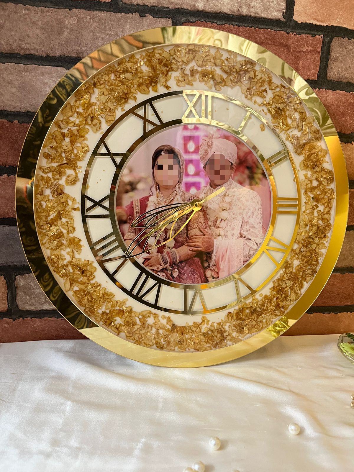 White Roses Varmala Preservation Clock