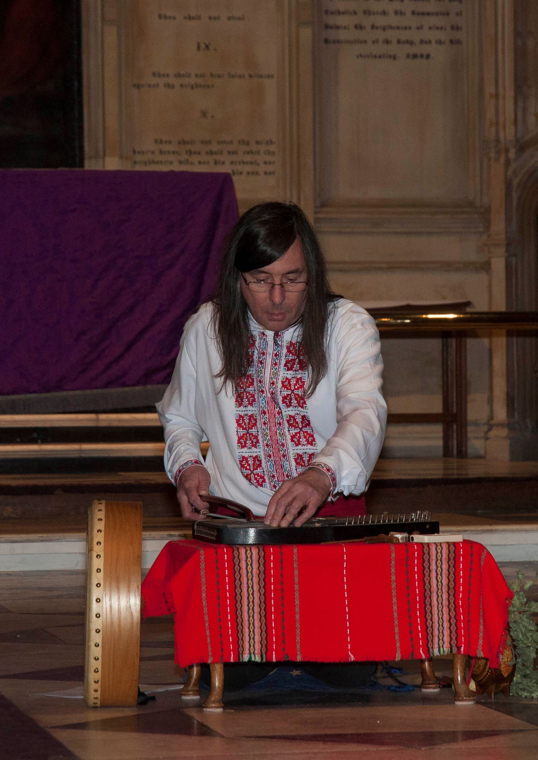 Ivor plays the autoharp.
