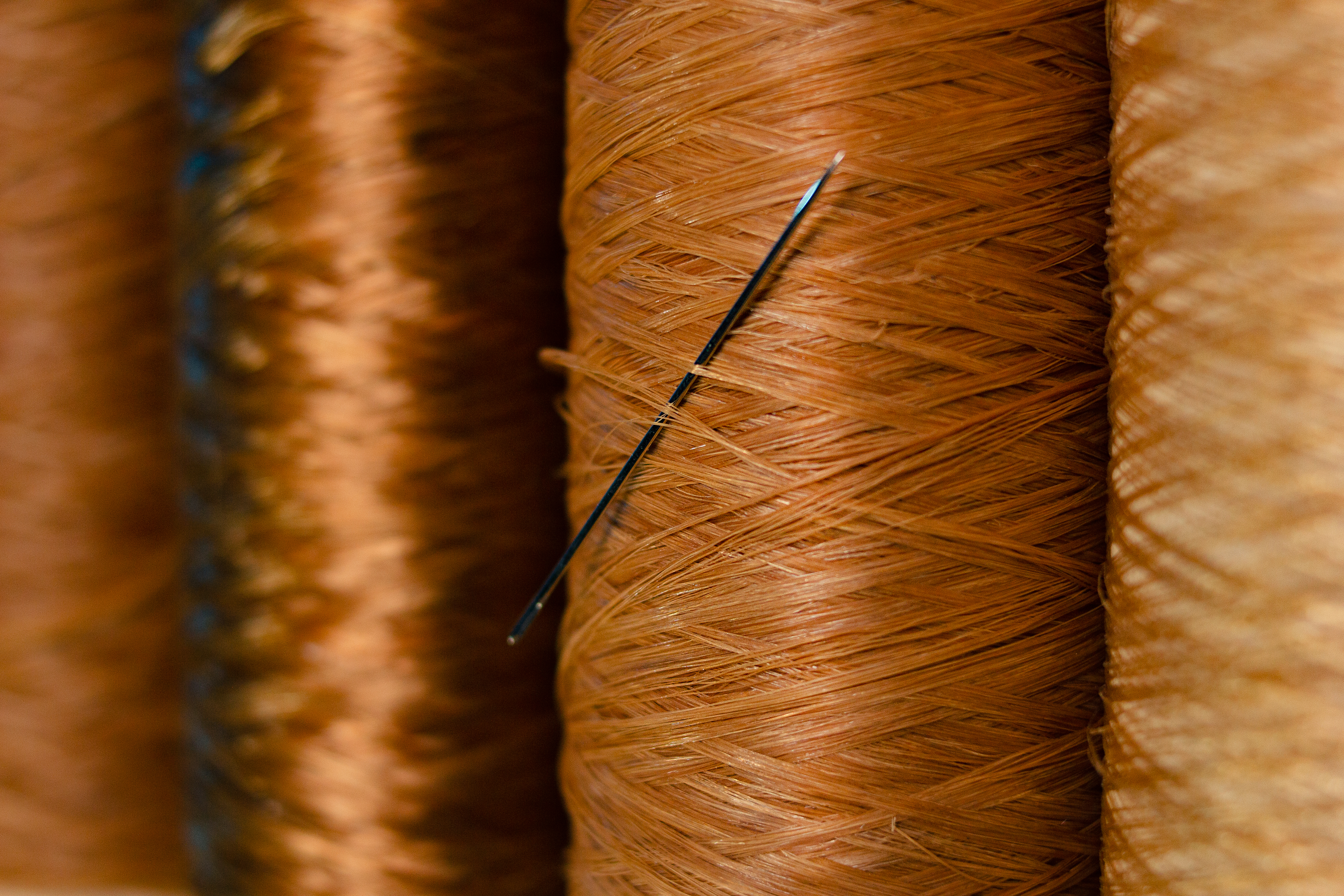 Seaweed-based fibers and thread, view 2