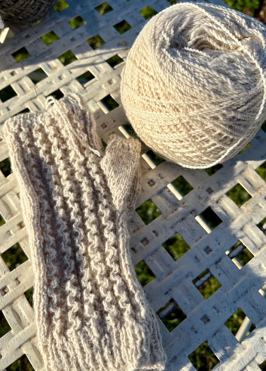 Alpaca wool fingerless mittens in cream