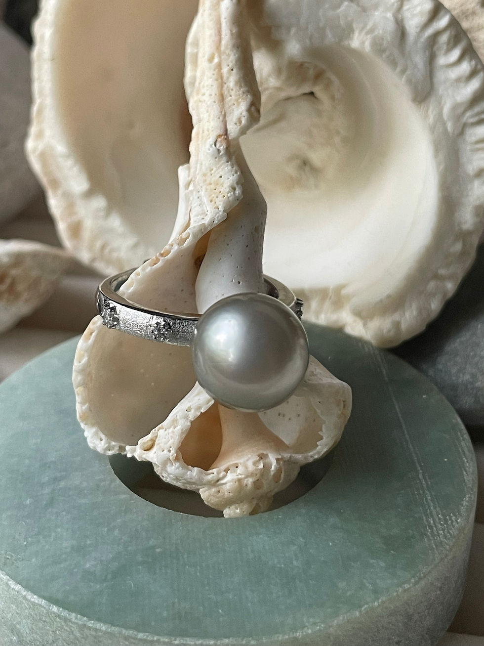 Thumbnail: Natural Tahitian Pearl Ring | Sterling Silver, Ocean Blue Luster, Adjustable Siz