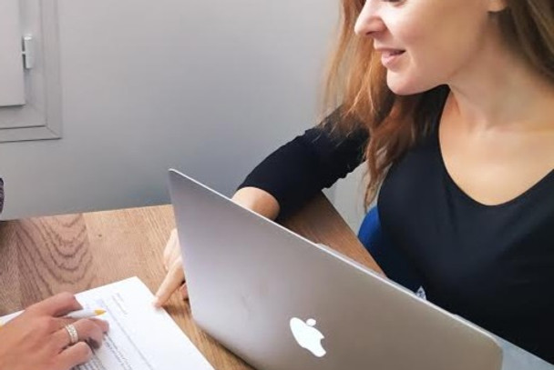 Private French lesson in Paris with a native tutor, focused on conversation and fluency