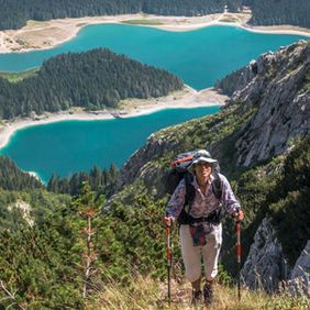 M8 - durmitor-hiking-black-lake.jpg