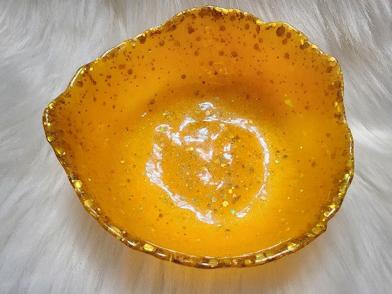 Thumbnail: Customizable Decorative Asymmetric Bowl