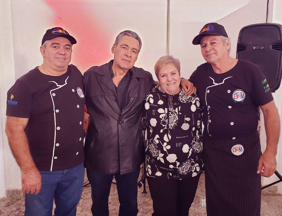 Representantes da Diretoria Executiva da ASCL - Jardim das Borboletas, e do projeto Pais do Bem, do Colégio Loyola.
