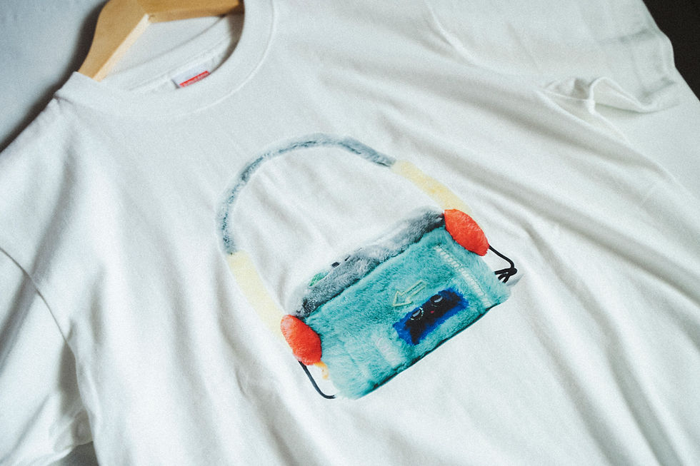 縮圖：生物學家 Bio1ogist x BIG ROMANTIC STORE 卡帶機寶寶 Tee