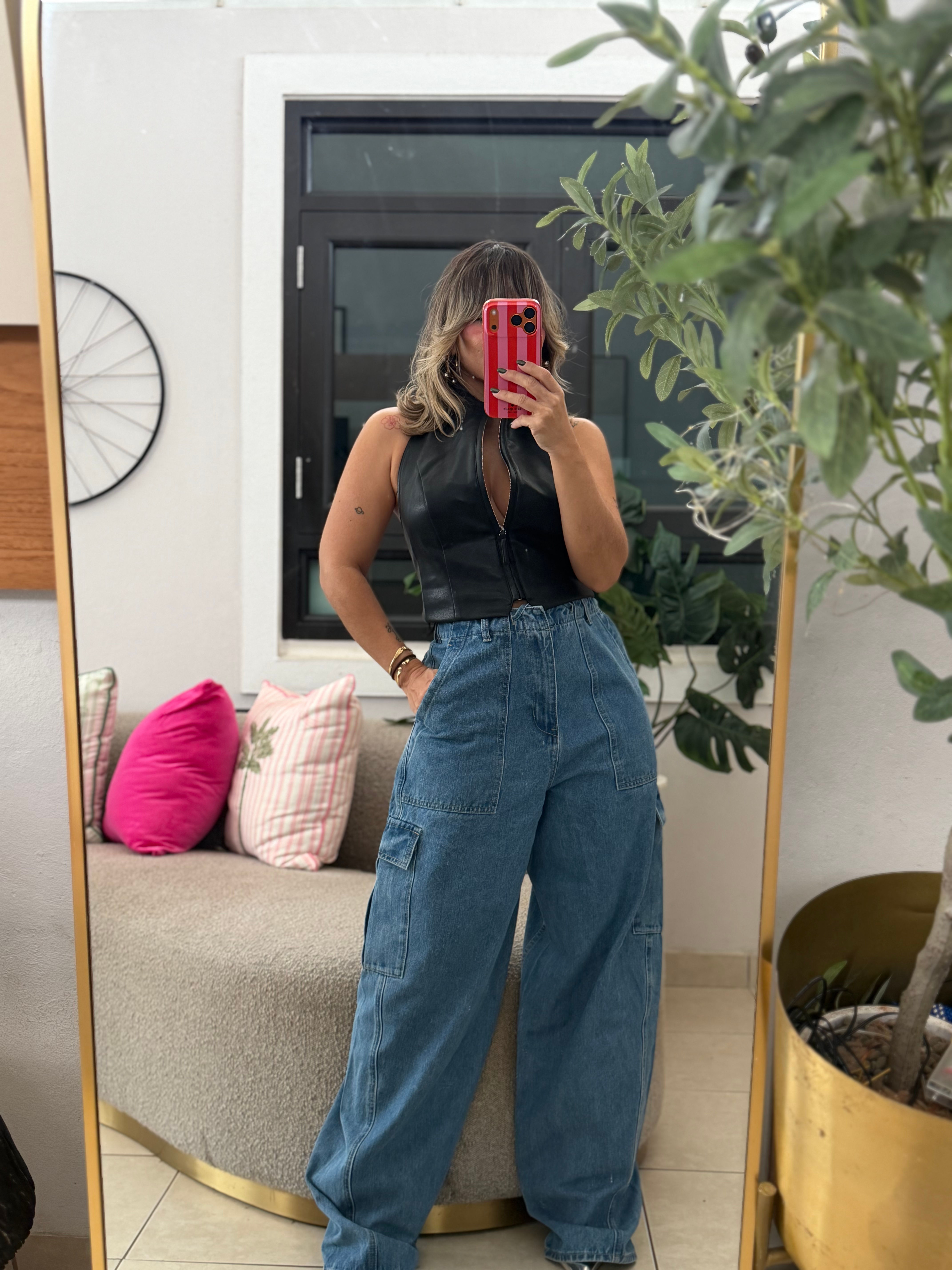 Side Pocket Barrel Jeans