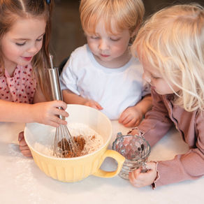 3 kids baking