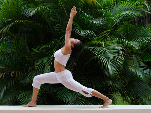 Por que fazemos postura no Yoga?