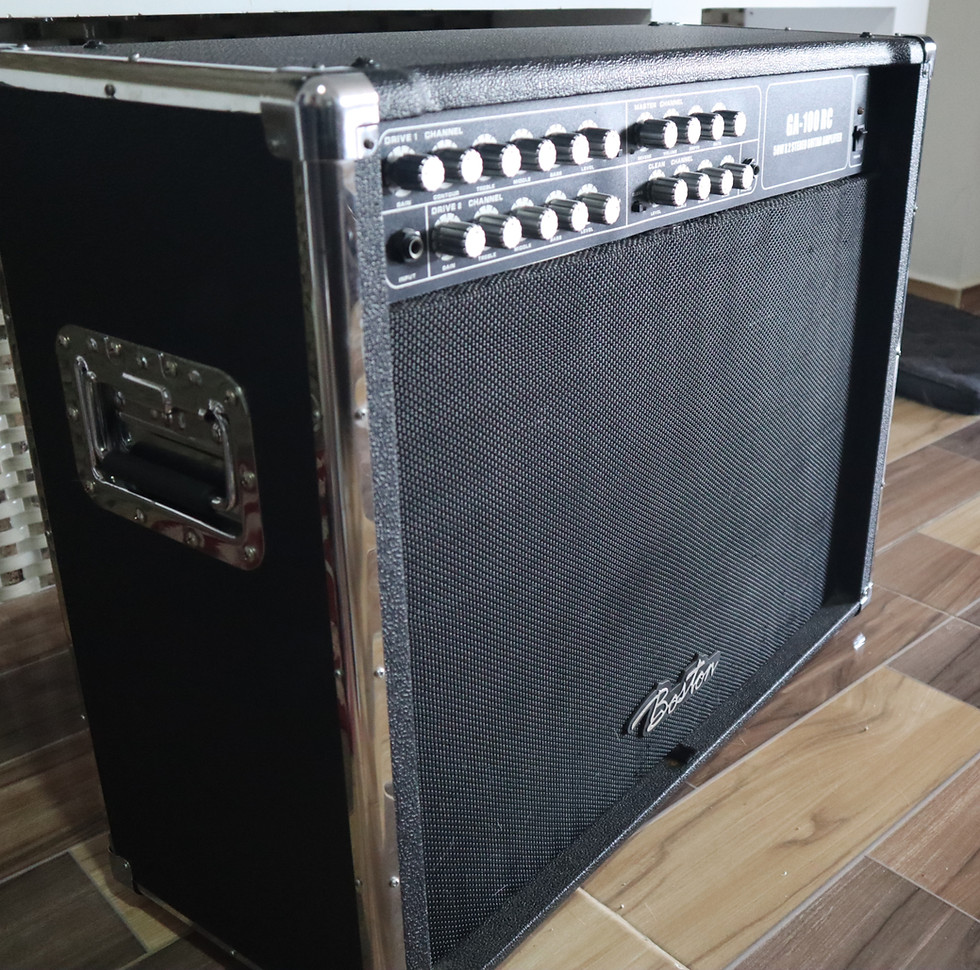 Miniatura: Alquiler de amplificador de guitarra