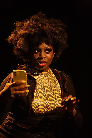 Hot Pussy Show Maïmouna Coulibaly photo de Nicolas Delhaye 16 .jpg