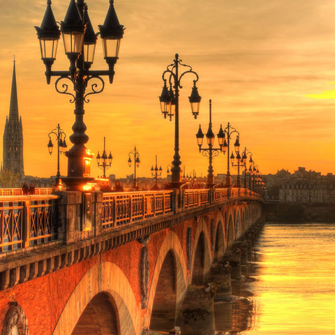 The Perfect Weekend in Bordeaux by Train: Wine, Riverfront Walks and Historic Charm