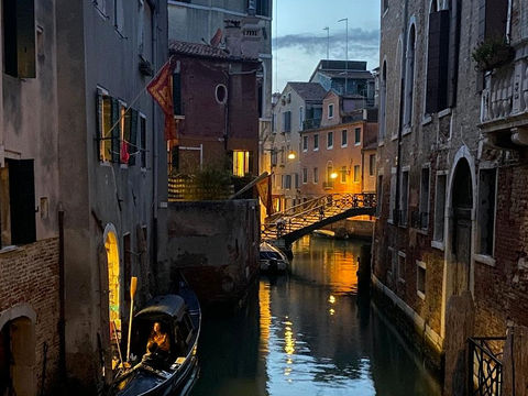 Venice in Autumn at the Biennale 2025: Where to Eat & Stay Near the Pavilions