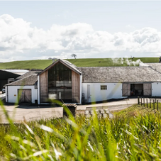 Lochlea Distillery released ersten Single Malt im November