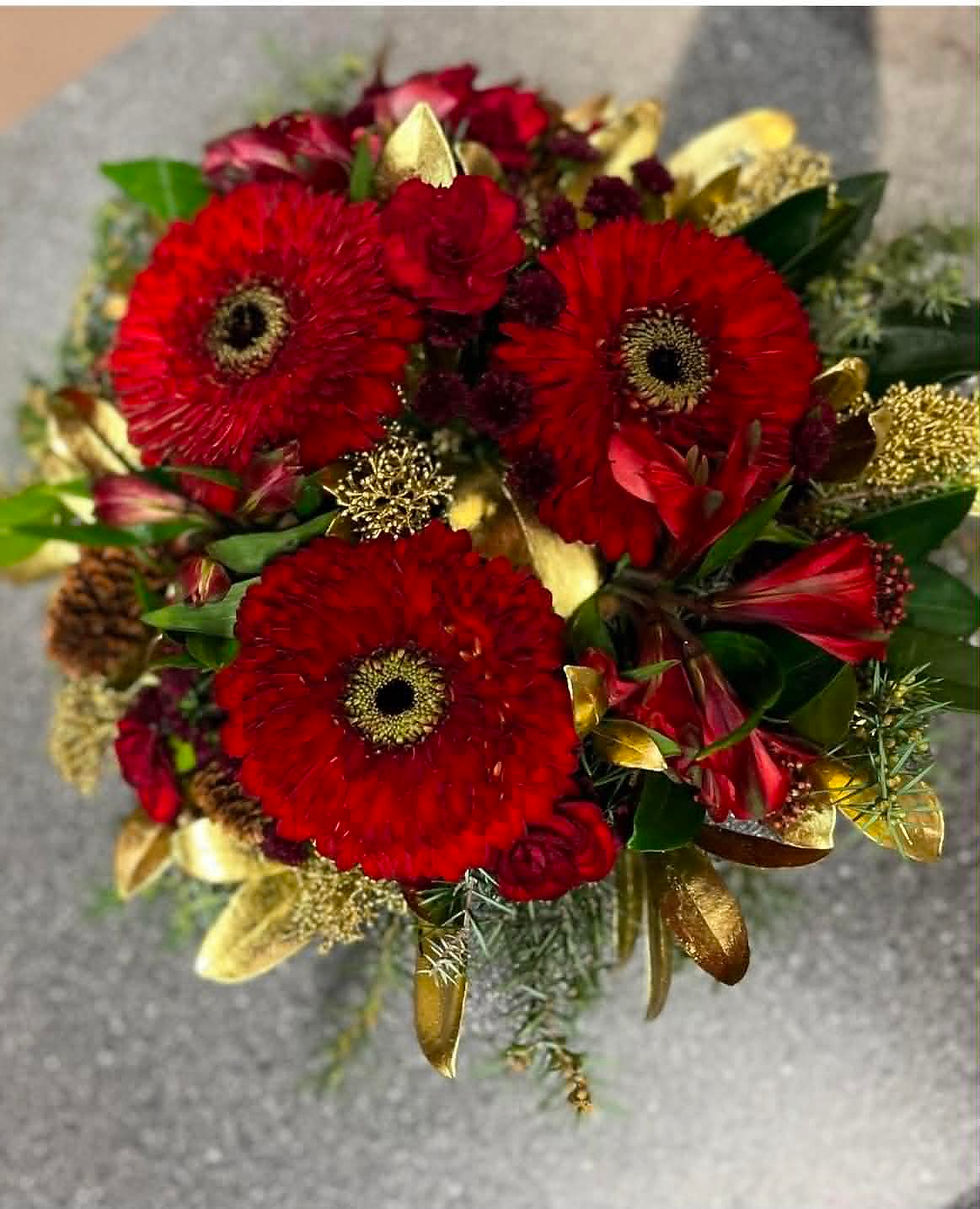 Miniatyrbilde: Blomsterdekorasjon i sesongens farger