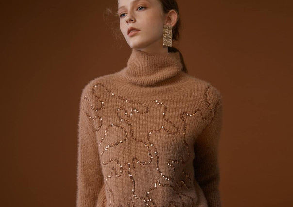 wool knited sweater with enlace Sequins (1).jpeg