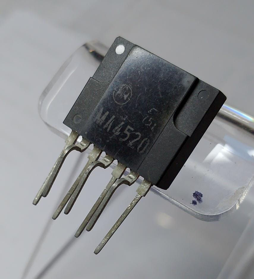 CIRCUITO MA4520 Power ICs / Power Switching Regulators