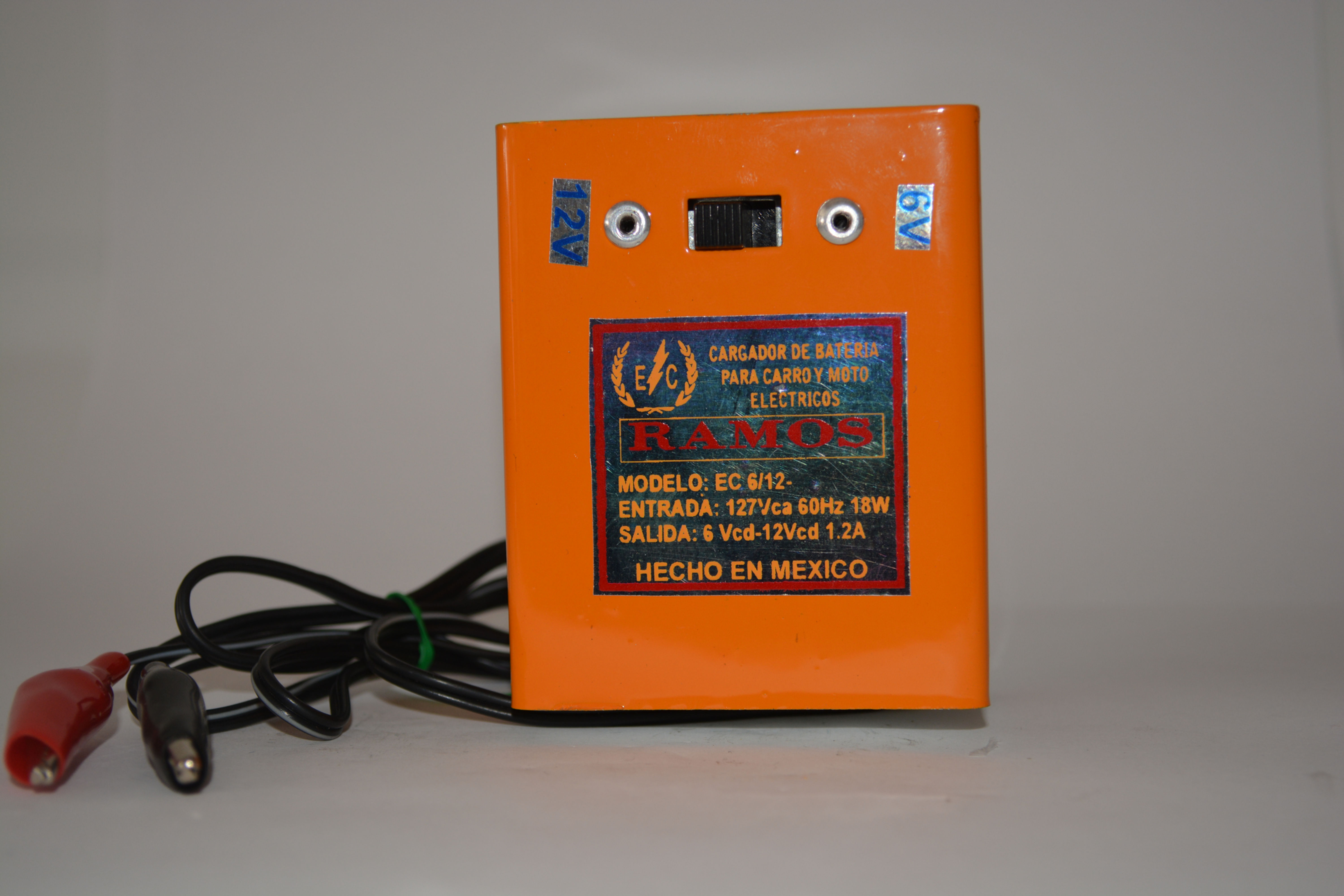 CARGADOR PARA BATERIA RECARGABLE SELLADA 6V/12V 1.2A