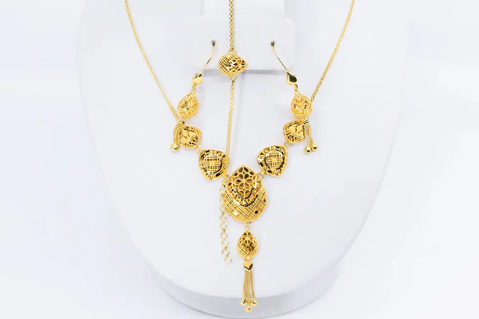 Thumbnail: Lattice Medallion Drop 4-Piece Set