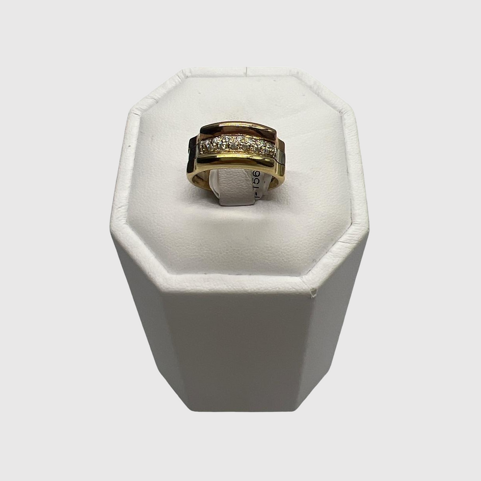 Bold Elegance: Three-Band Design