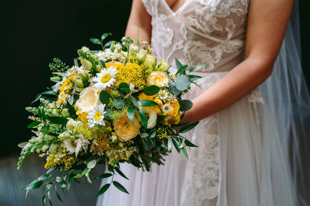 yellow, garden roses, daisy bridal bouquet 