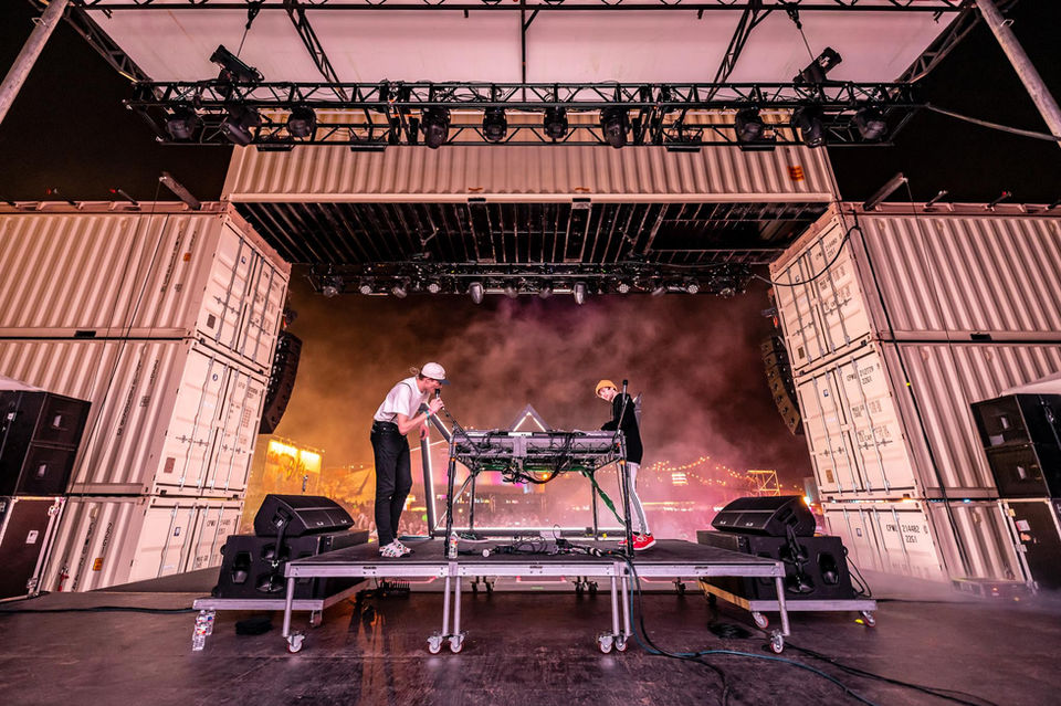 Pop-Up Stage Experiences