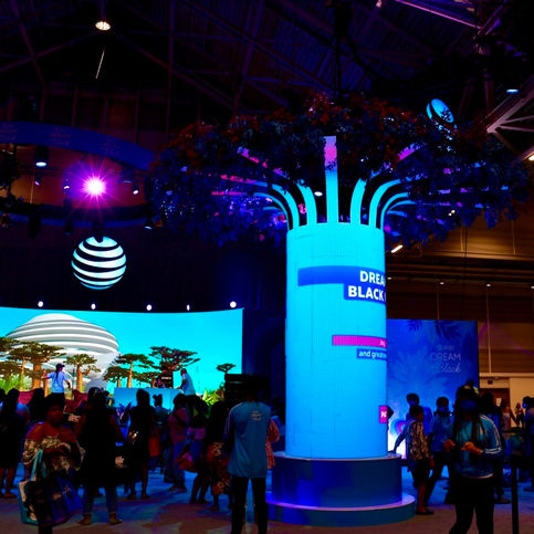 Year: 2022
Client: AT&T 
Marketing Agency: Media Monks 
Venue/Festival: Essence Festival 2022
Contribution: Fabrication
Material: Steel Structure, Video Panels, Faux Foliage, Wood pedestal
