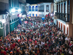 Carnaval de Ouro Preto começa com Flausino, Sideral e cortejo do Vermelho i Branco