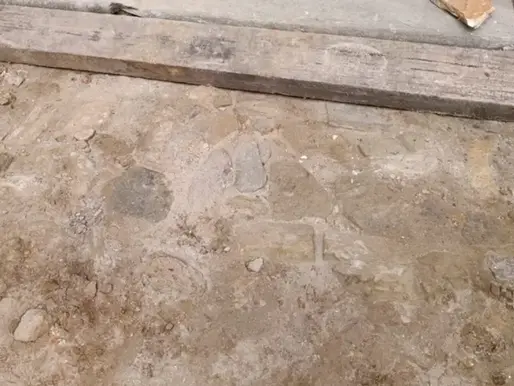 Achado arqueológico revela piso original em igreja de Ouro Preto 