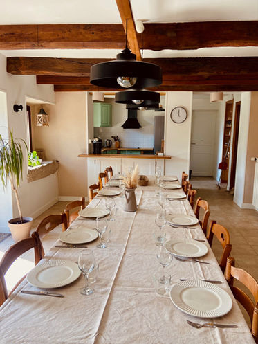 Grand gîte de groupe dans le Puy-de-Dôme (63) en Auvergne. Gîte pour 12 personnes