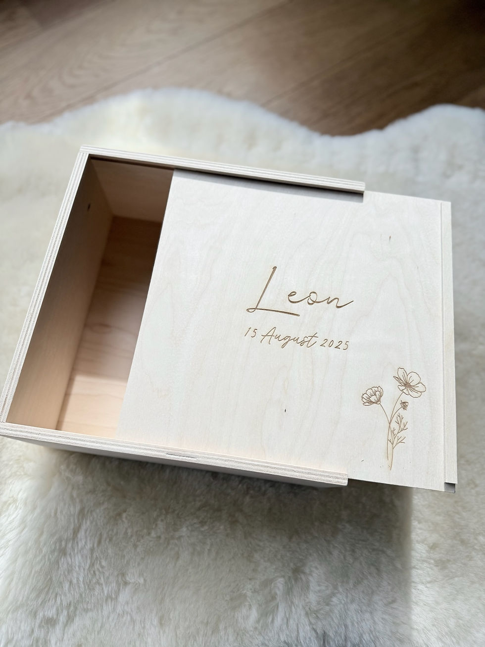 Miniaturbild: Erinnerungskiste personalisiert mit Geburtsblume