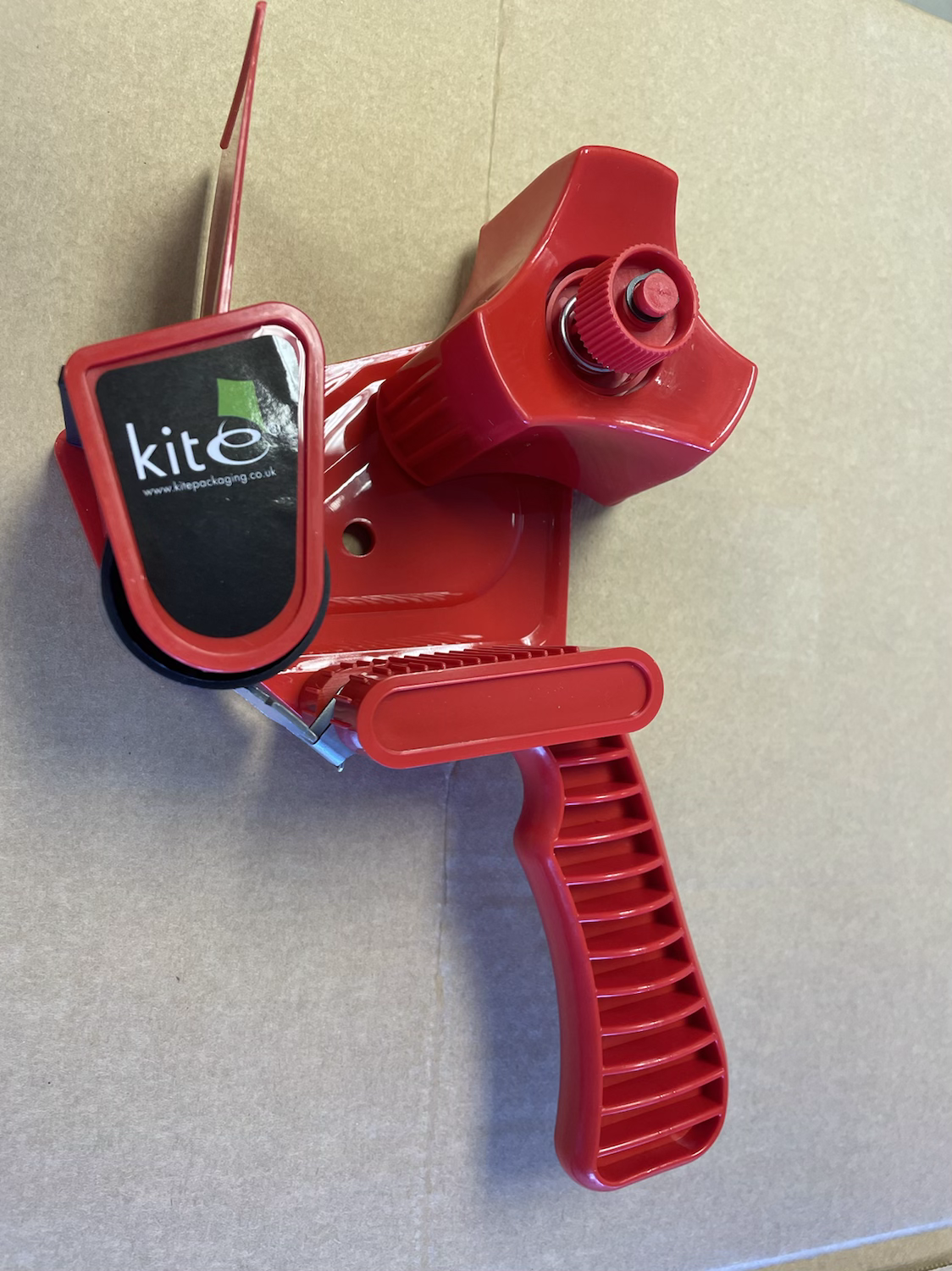 Packaging tape dispenser