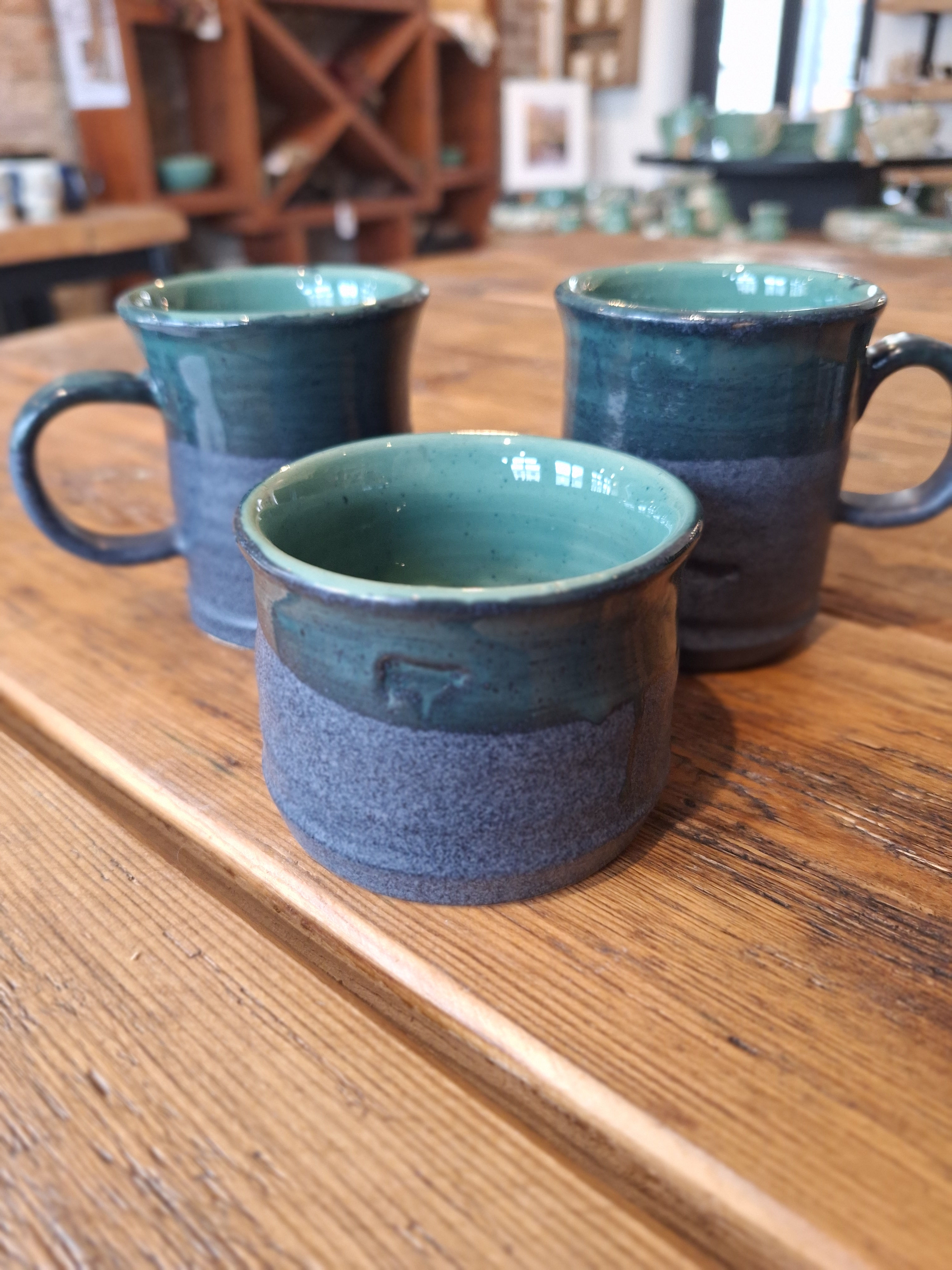 2 Mugs & Sugar Bowl (Mug: 7.5W×8.5H)
