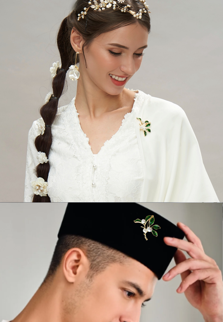 Thumbnail: One Pair of Green Leaf Pedals Brooch (2 pieces)