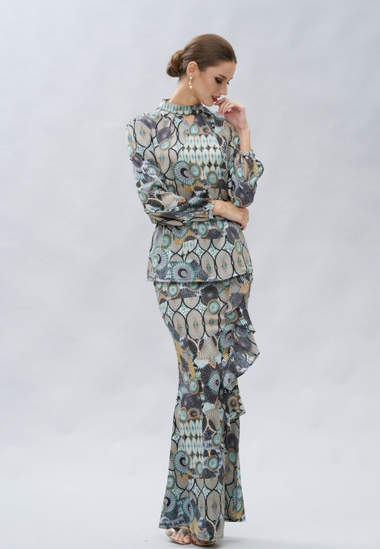 Thumbnail: Victoria prints modern baju kurung hari raya