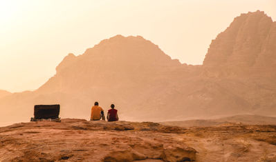 A sunset in Wadi Rum is ideal for seeing the golden hour and changing hues.