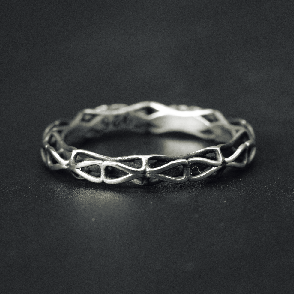 Exora Ring in 925 Sterling Silver with polished and blackened finish – perspective shot