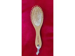 頭皮や髪の毛を健やかに保つために洗髪前のブラッシングされてますか💆✂️💈Untitled