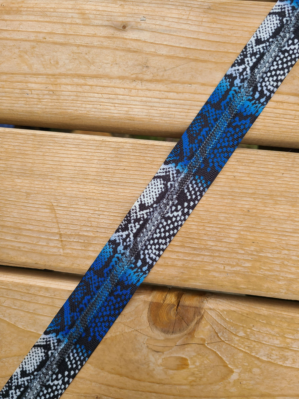 #5 Blue and white Snake skin