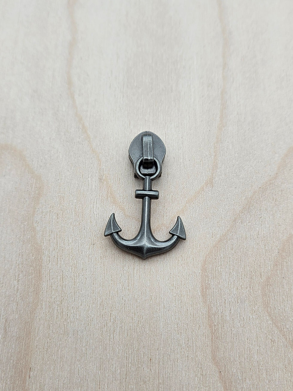 Thumbnail: Anchor #5 zipper pull