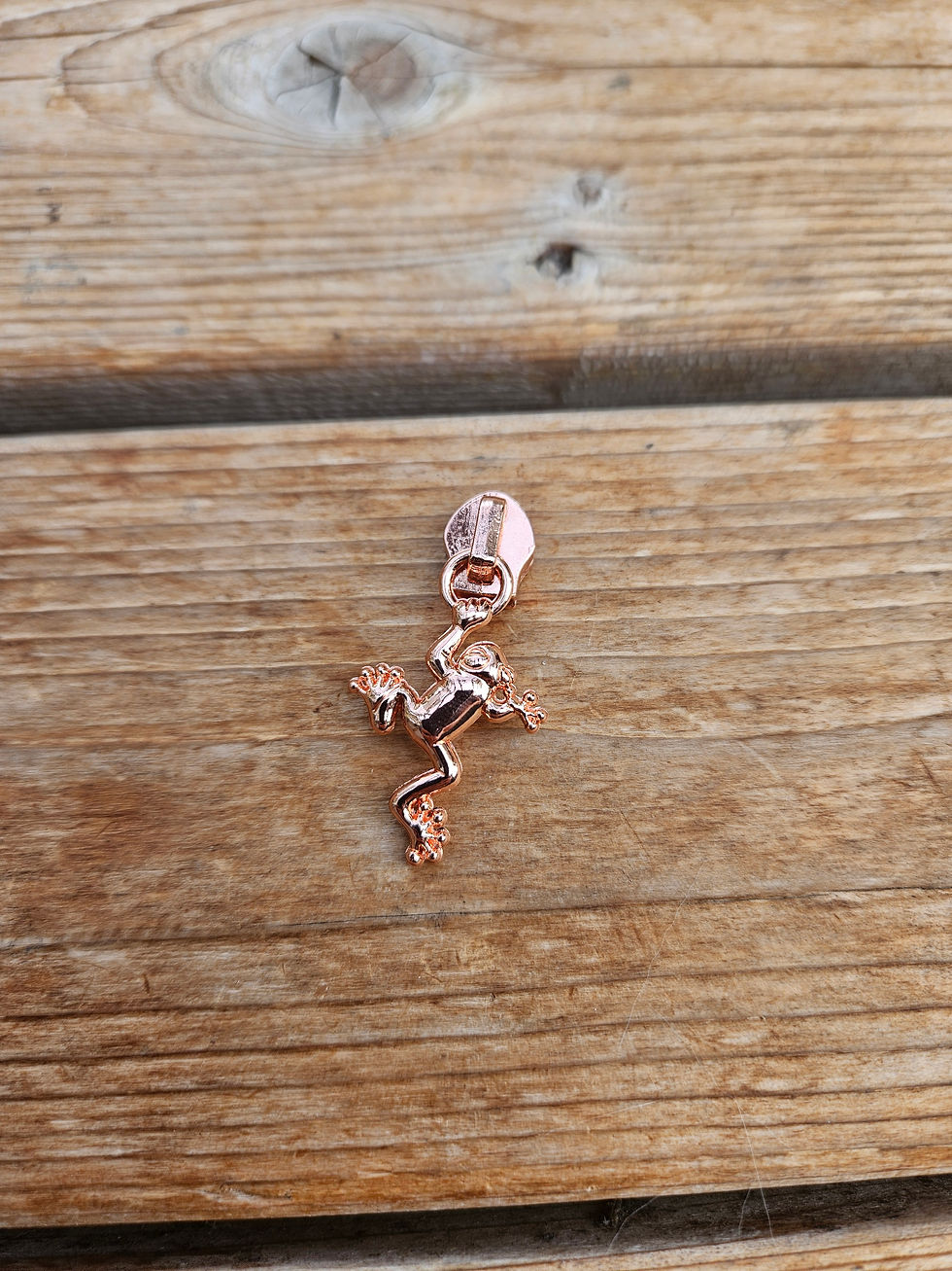 Thumbnail: Frog #5 zipper pull