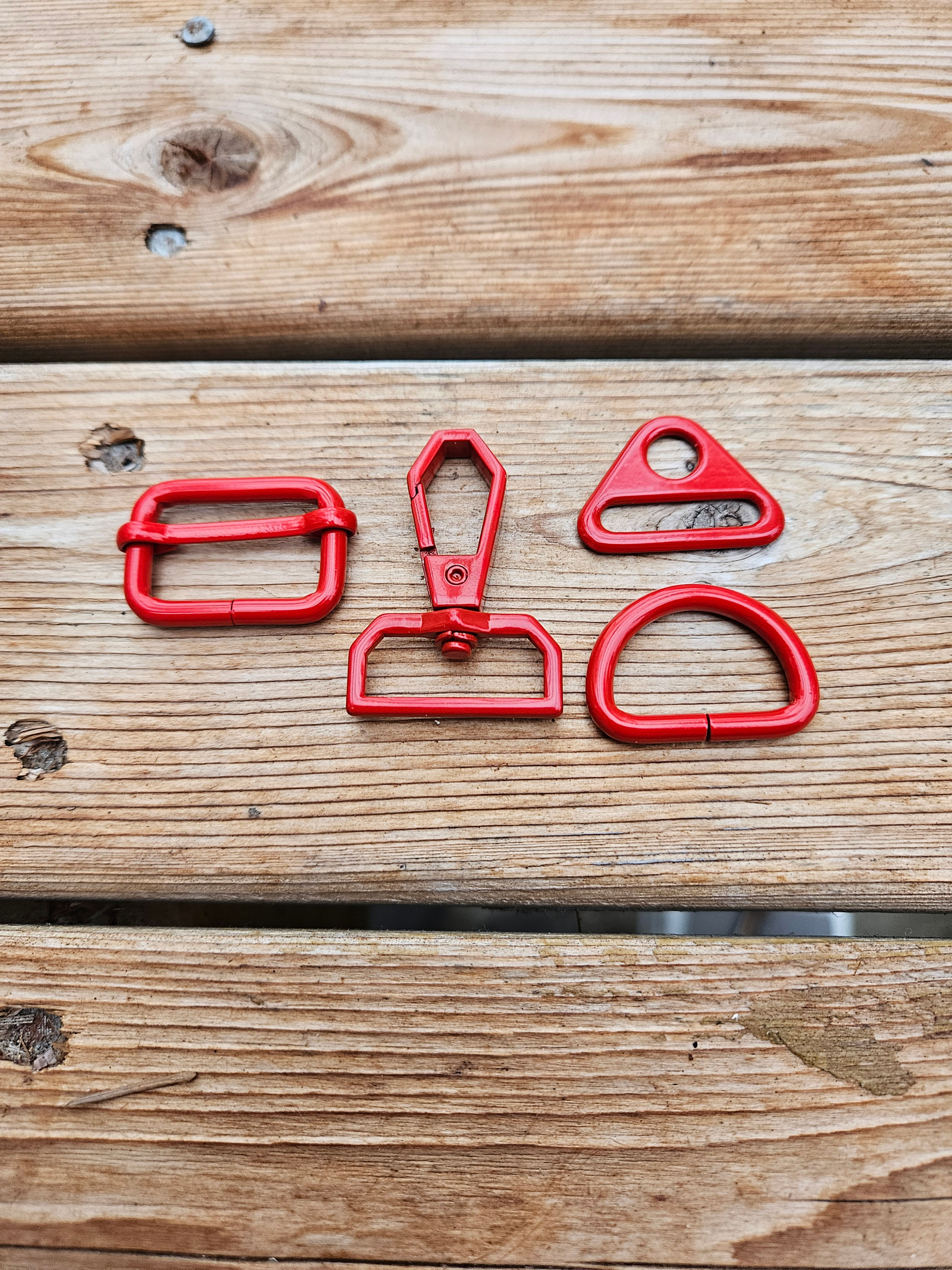 1" Matte red hardware