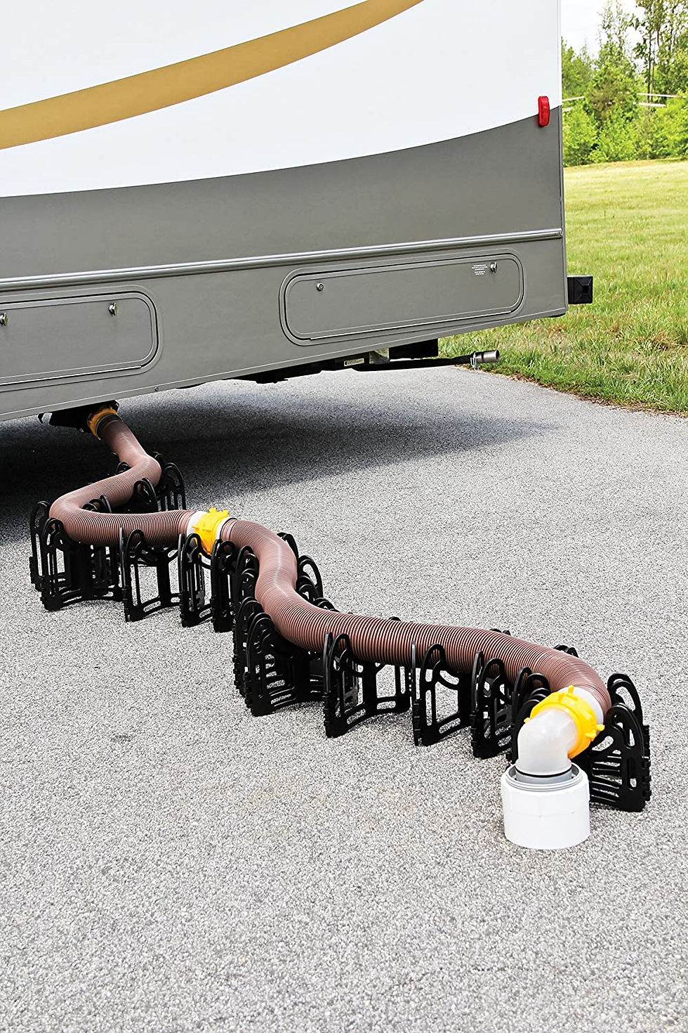 Tackling the Stinky Slinky, how to drain the Black and grey Tank of your Camper/RV