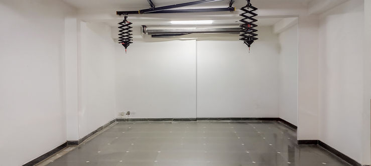 Empty studio floor for rent
