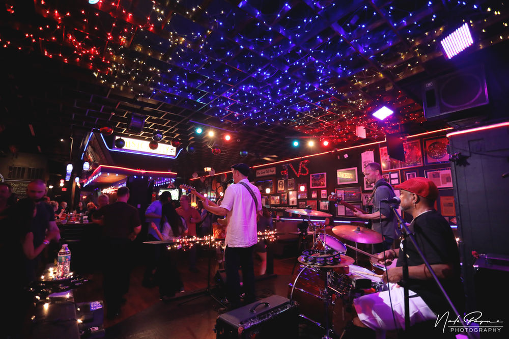 Sol Roots and Friends Rocked The House At JV's Restaurant Falls