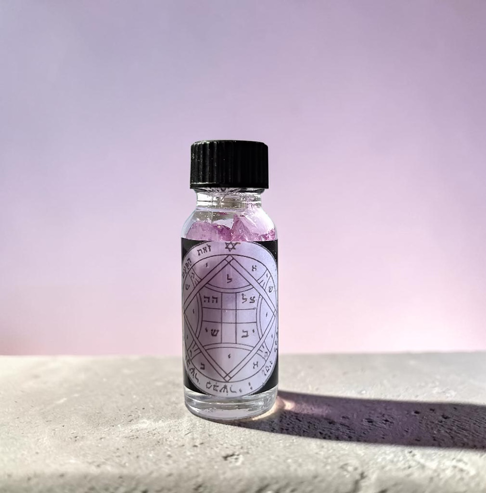 Fourth Pentacle of Venus Talisman Oil - Compels The Spirits of Venus to Obey