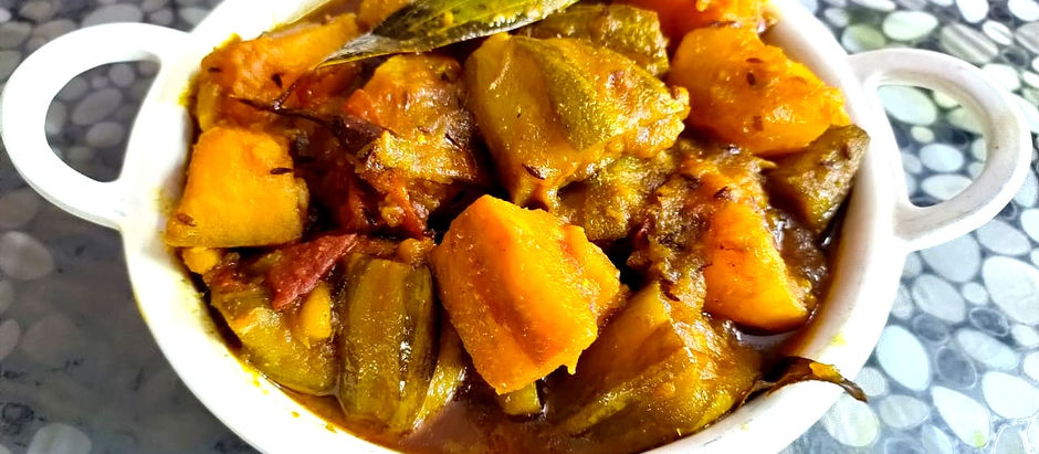 কুমড়ো -আলু - পটোলের - ডালনা