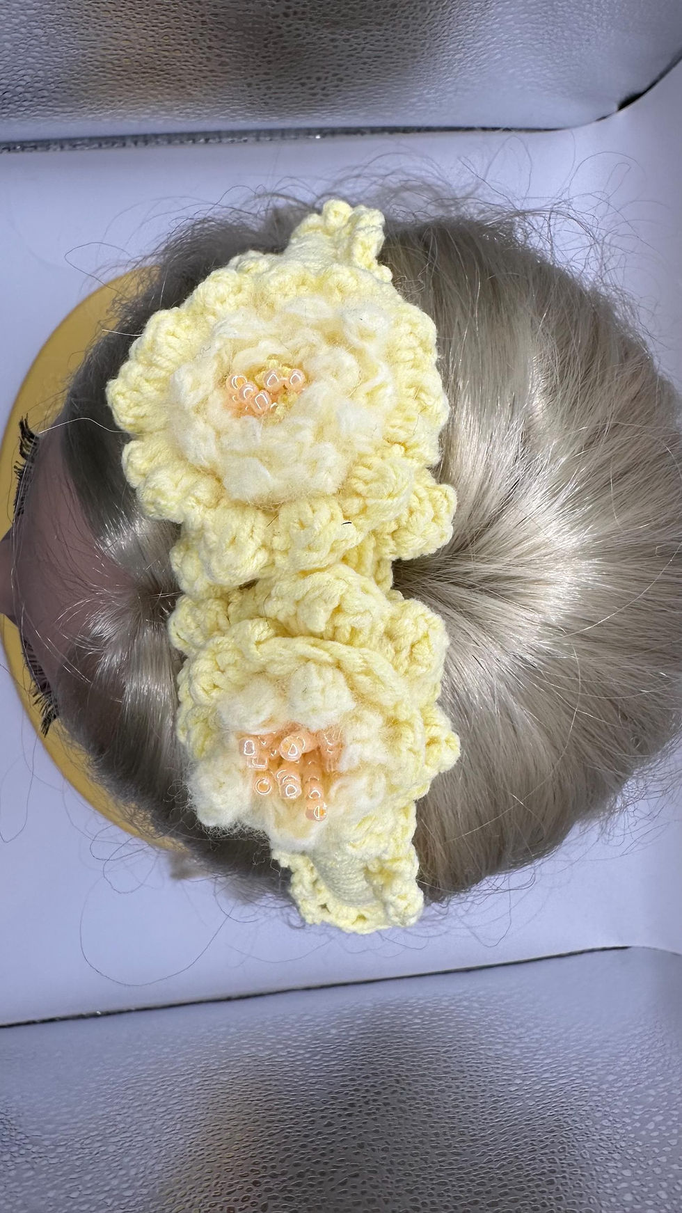 Miniaturbild: Yellow Flower and Pearl Crochet Headband for Girls - Handmade Gift